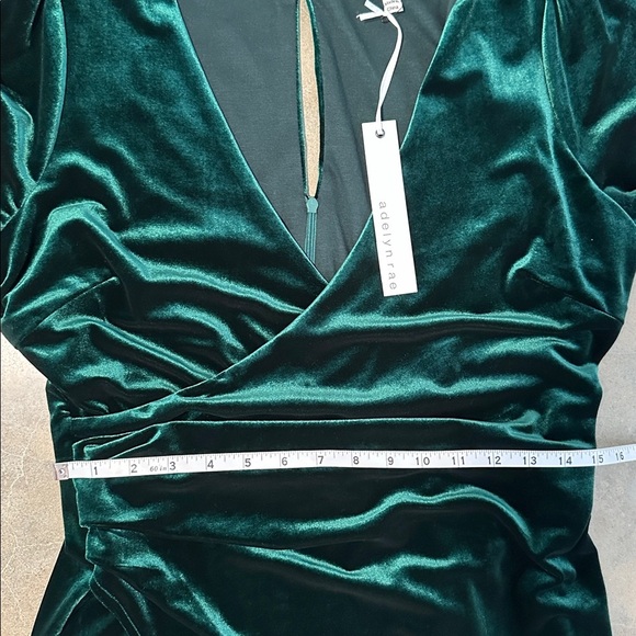NWT Adelyn Rae Emerald Green Velvet Wrap Dress - Picture 6 of 9